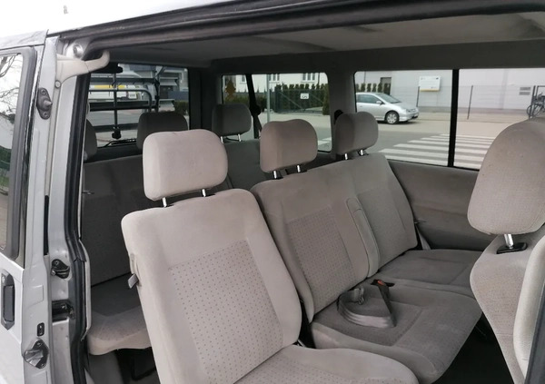 Volkswagen Caravelle cena 55000 przebieg: 404000, rok produkcji 2000 z Września małe 781